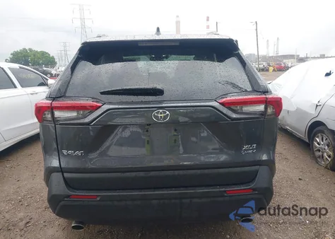 2025 Toyota Rav4 Xle z USA, uszkodzony, nr VIN 4T3RWRFV5SU185920